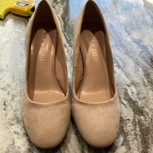 Like new Kelly & Katie Women's Tan Pumps, 8.5